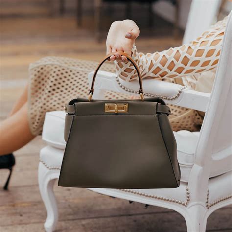 borsa fendi pikaboo 2019|fendi peekaboo sizes.